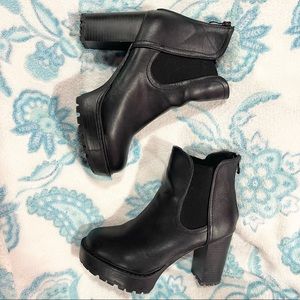 Top Moda Black Chelsea Boots size 8.5